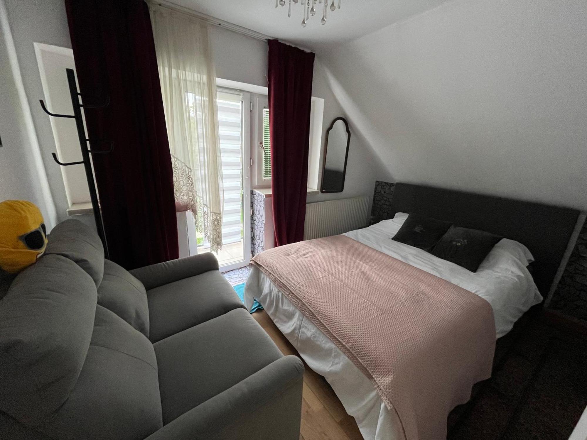 Вилла Lovely House For Relaxing Trips Вена Экстерьер фото