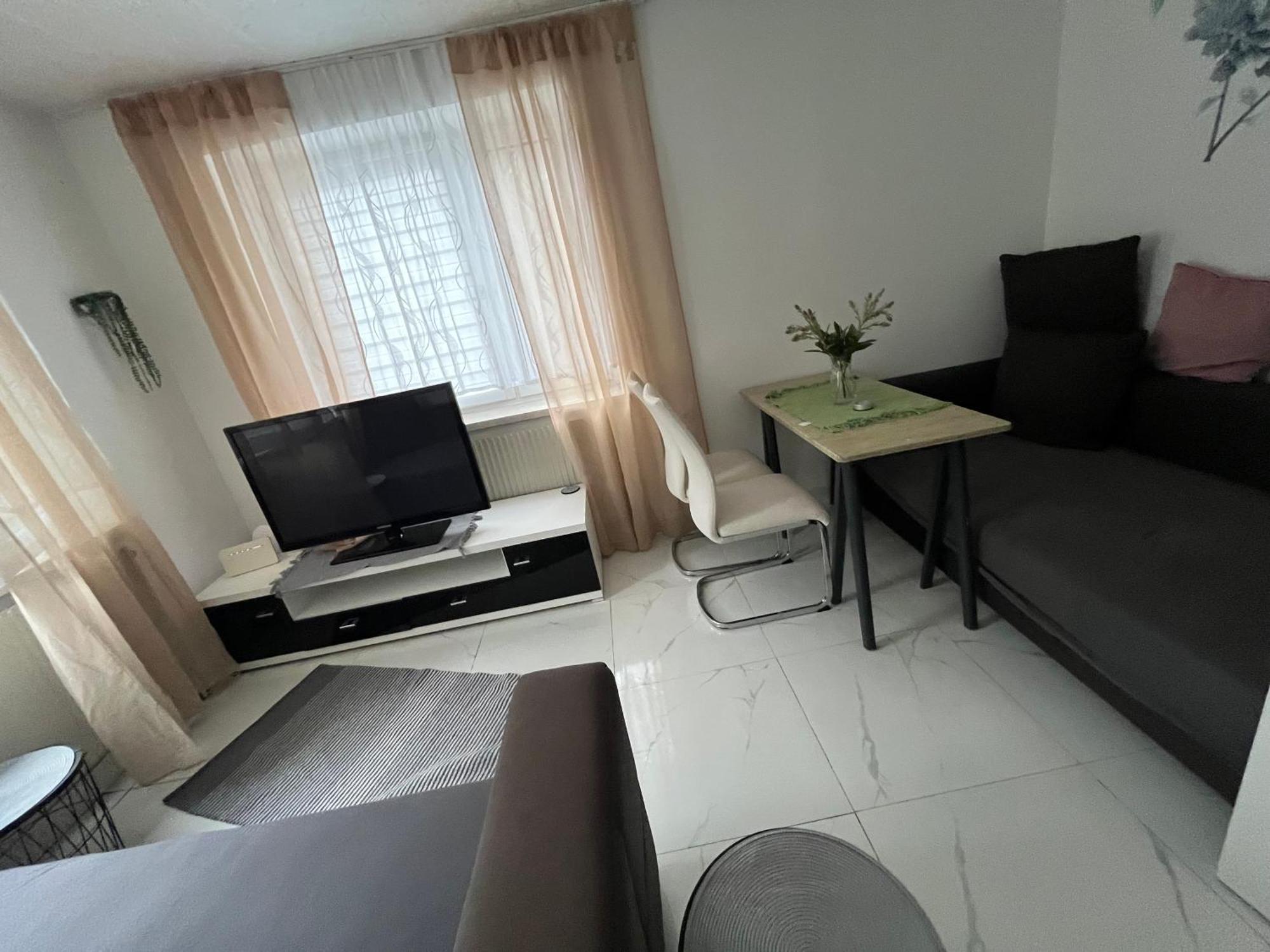 Вилла Lovely House For Relaxing Trips Вена Экстерьер фото
