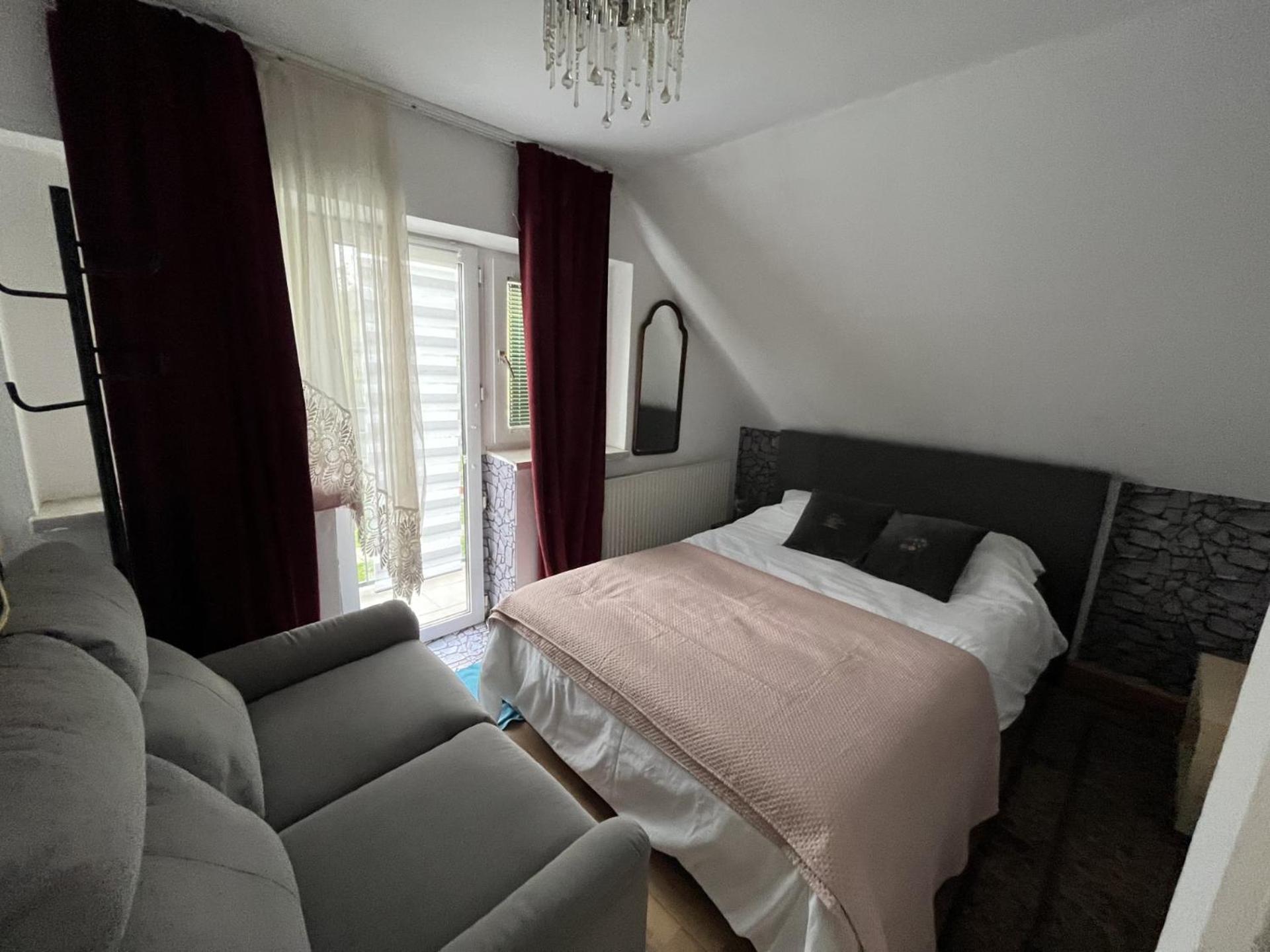 Вилла Lovely House For Relaxing Trips Вена Экстерьер фото